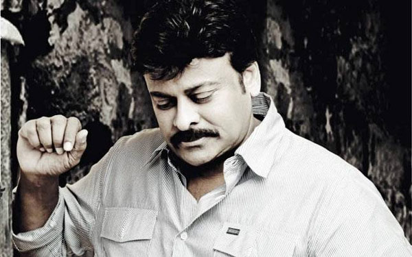 mega star chiranjeevi,khaidi no 150,release headache to chiranjeevi,distributors  మెగాస్టార్ 'ఖైదీ..'కి  డిస్ట్రిబ్యూటర్స్ టార్చర్!